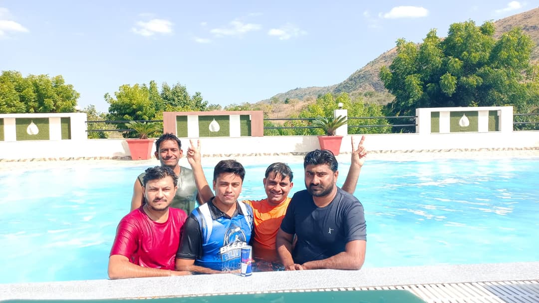 People happily posing